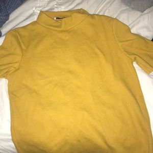 Short sleeve mock neck shirt